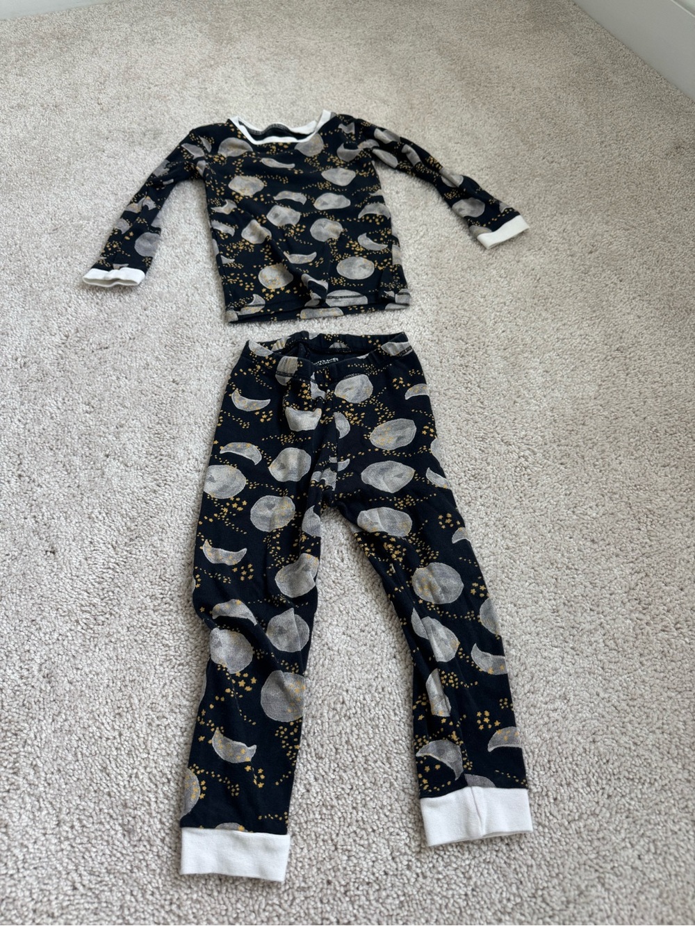 Burt’s Bees 2T Black Moon & Stars Pajamas